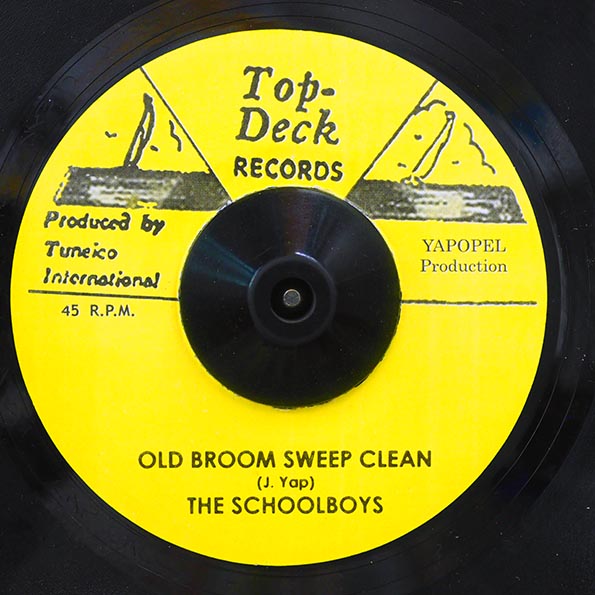 The Schoolboys - Old Broom Sweep Clean  /  Al & The Vibrators - Dream For Tomorrow